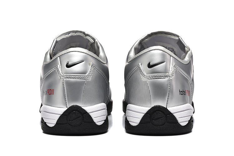 Nike Total 90 III IC Silver