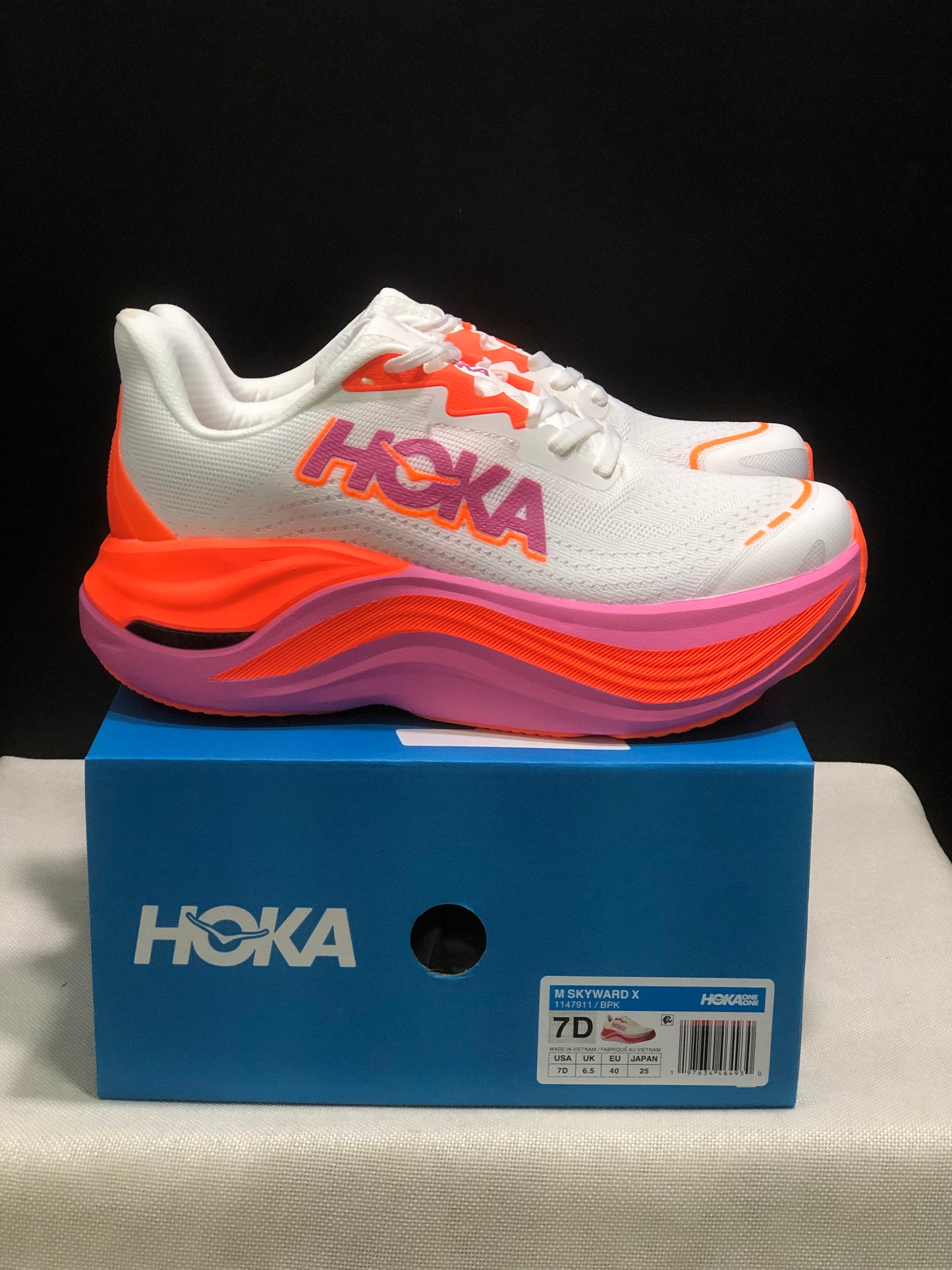 Hoka Skyward X 1