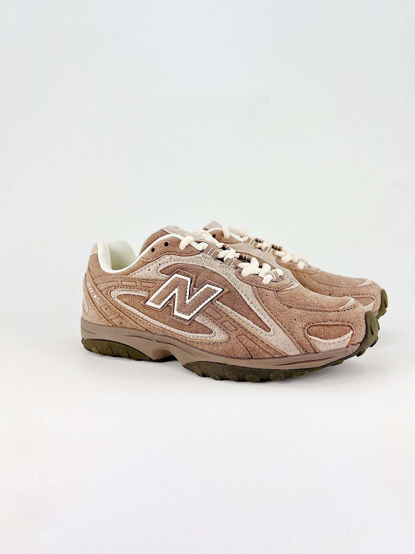 New Balance 204L “Mushroom / Arid Stone”