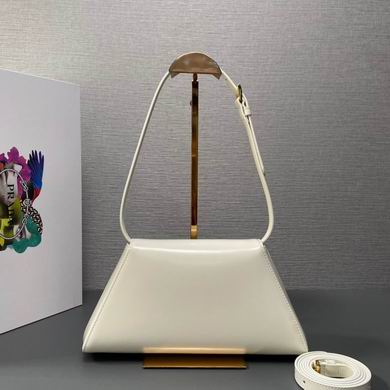 Bolsa Prada em couro