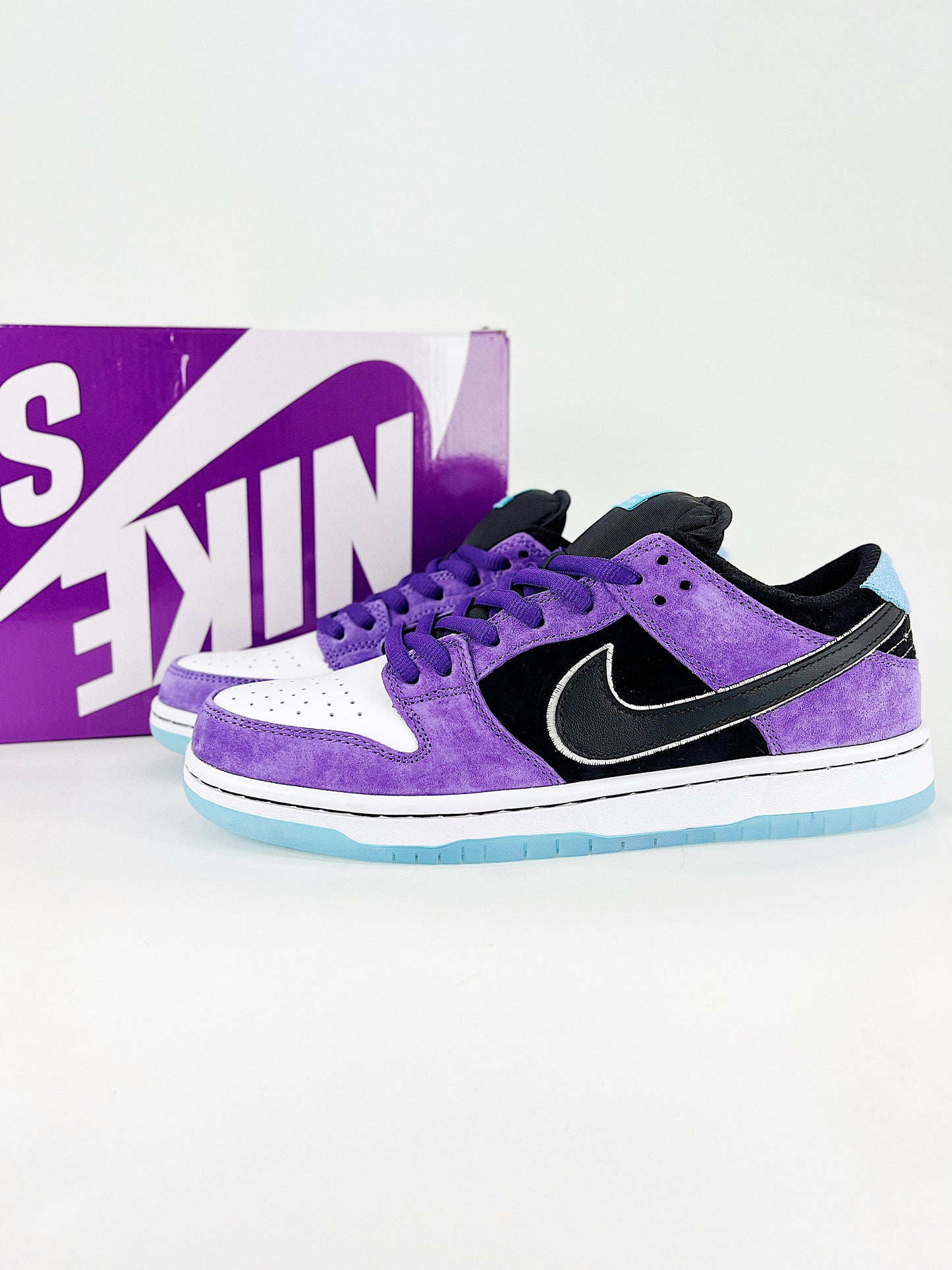 Tênis SB Dunk Low "Hayley Wilson - Court Purple and Black "