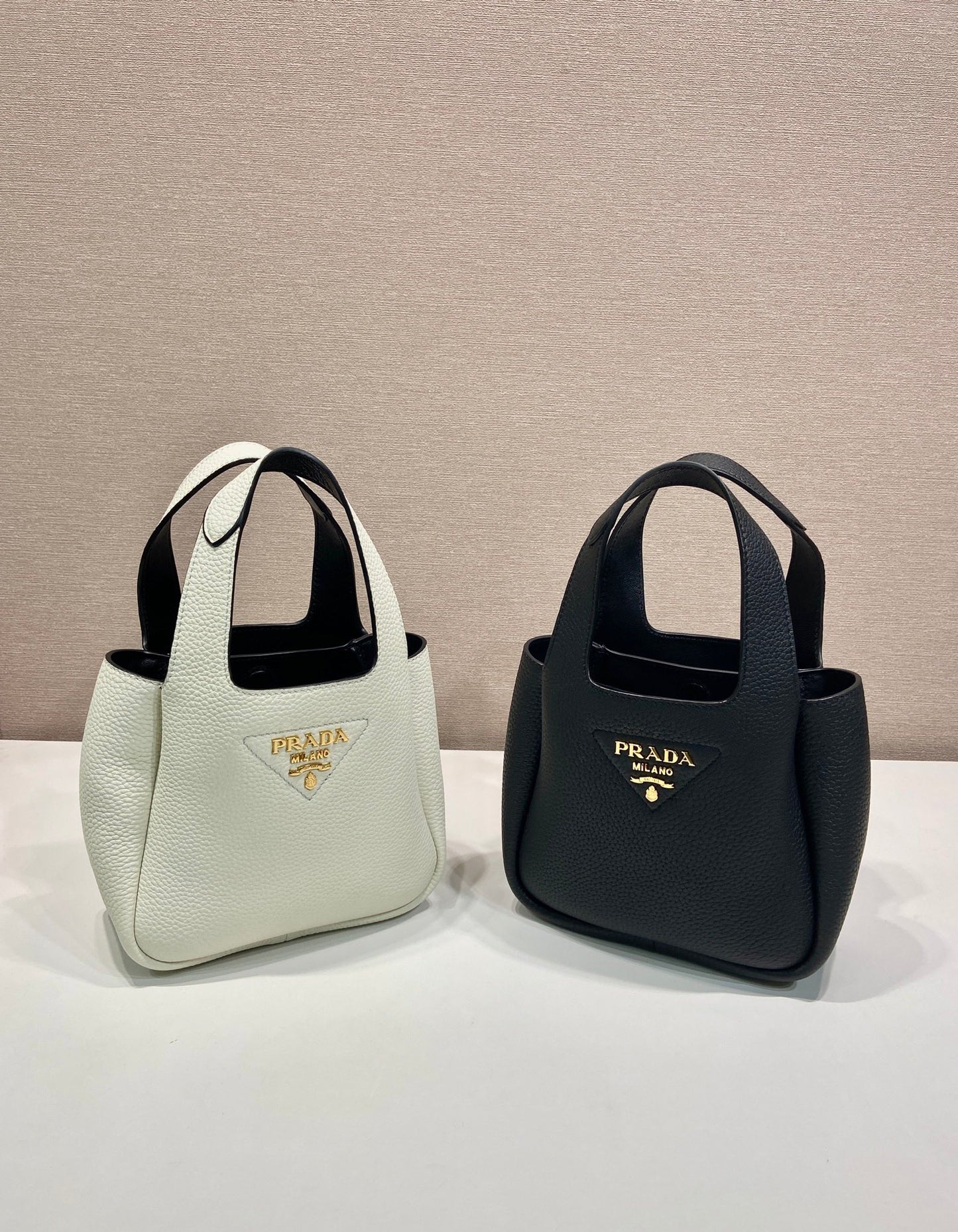 Bolsa Prada tote mini de couro