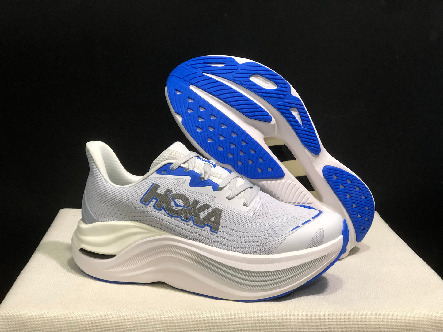 Hoka Skyward X 1