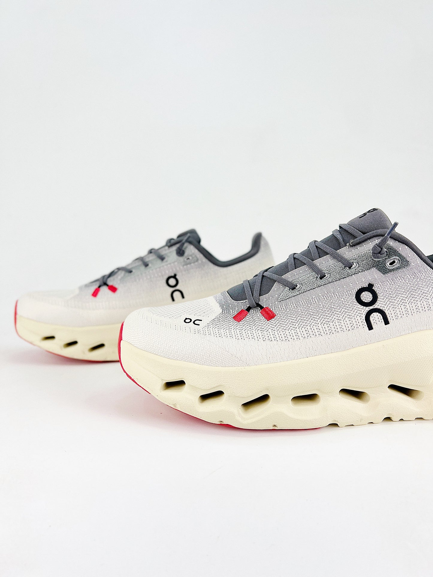 On Running Cloudtilt Red/White/Grey