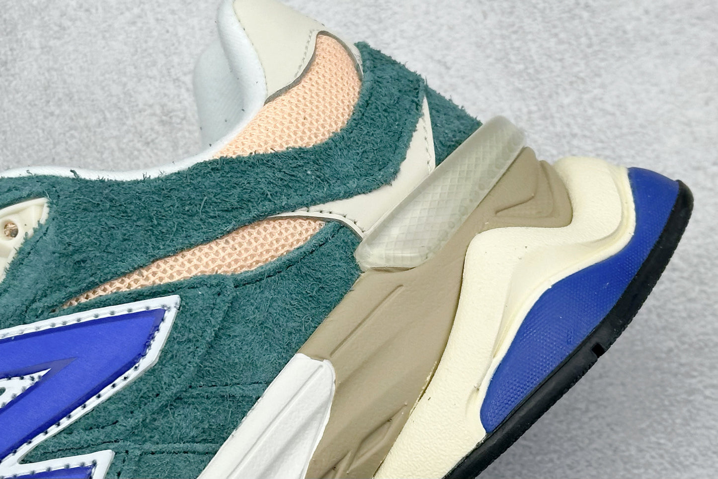 New Balance 9060 Green/Blue