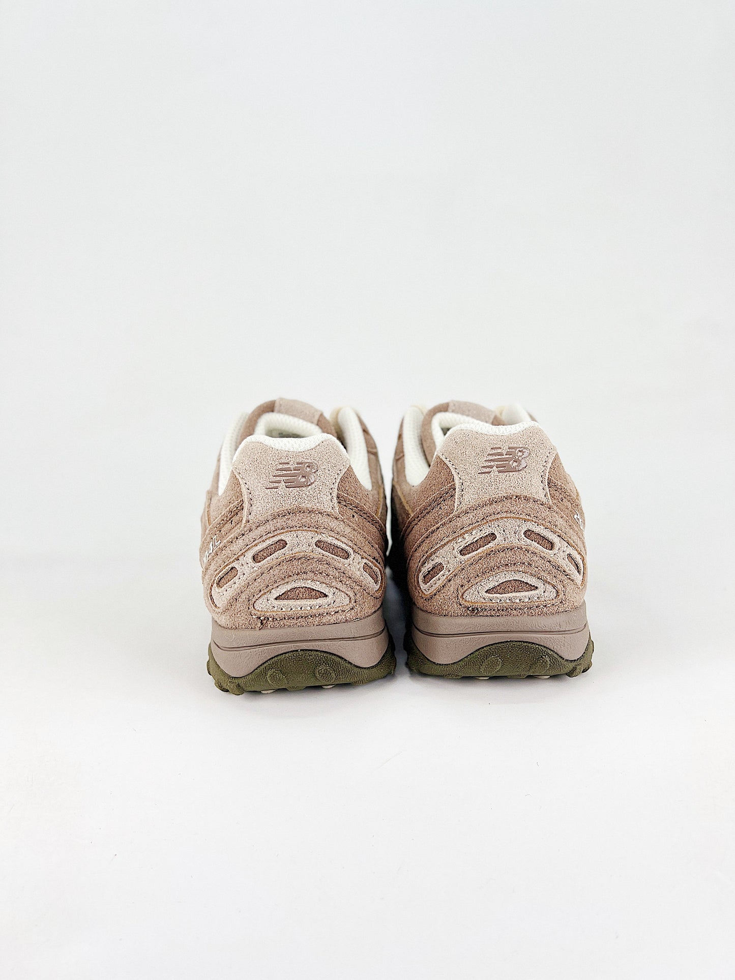 New Balance 204L “Mushroom / Arid Stone”