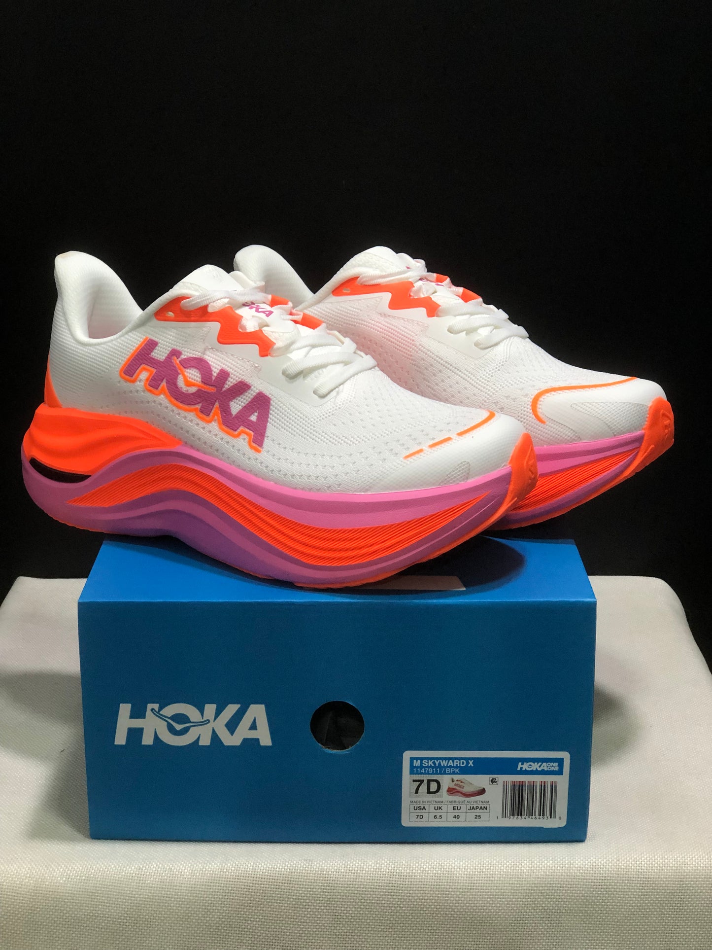 Hoka Skyward X 1