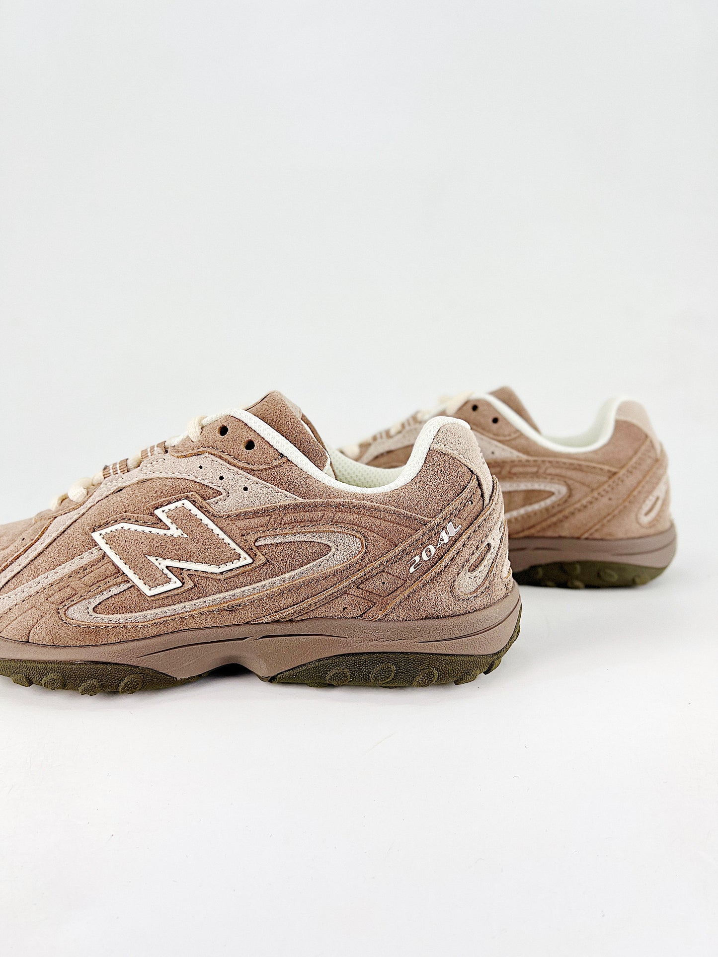 New Balance 204L “Mushroom / Arid Stone”