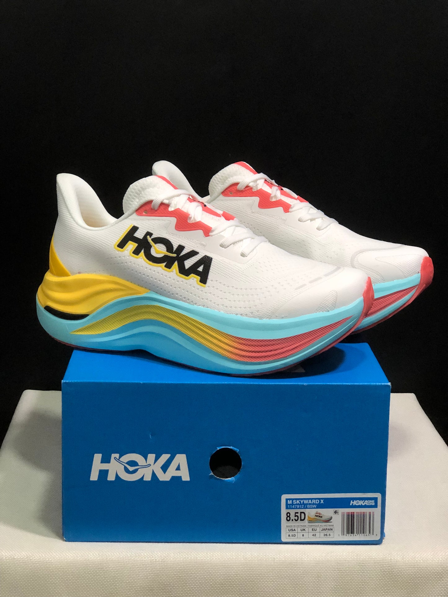 Hoka Skyward X 1