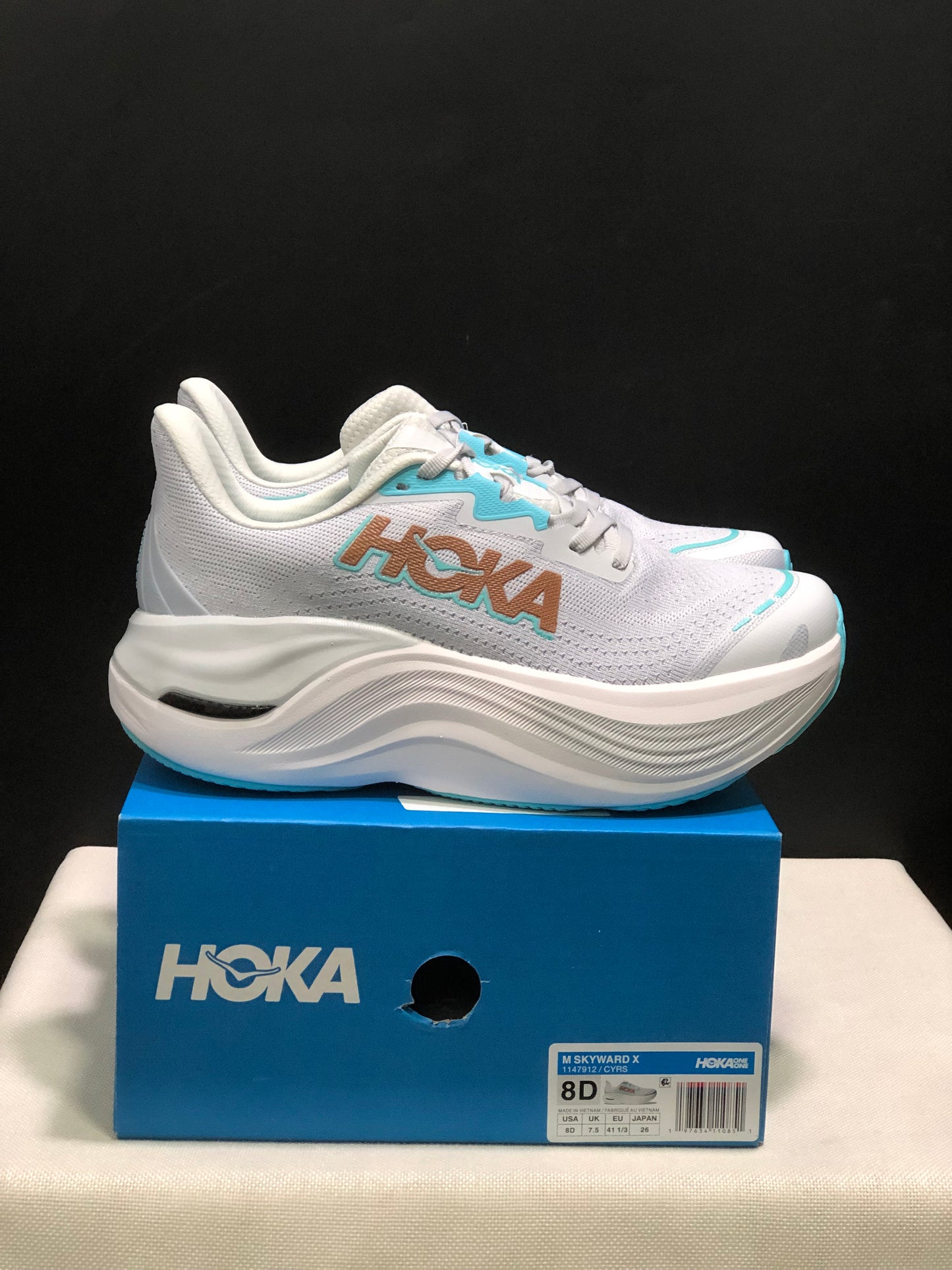 Hoka Skyward X 1
