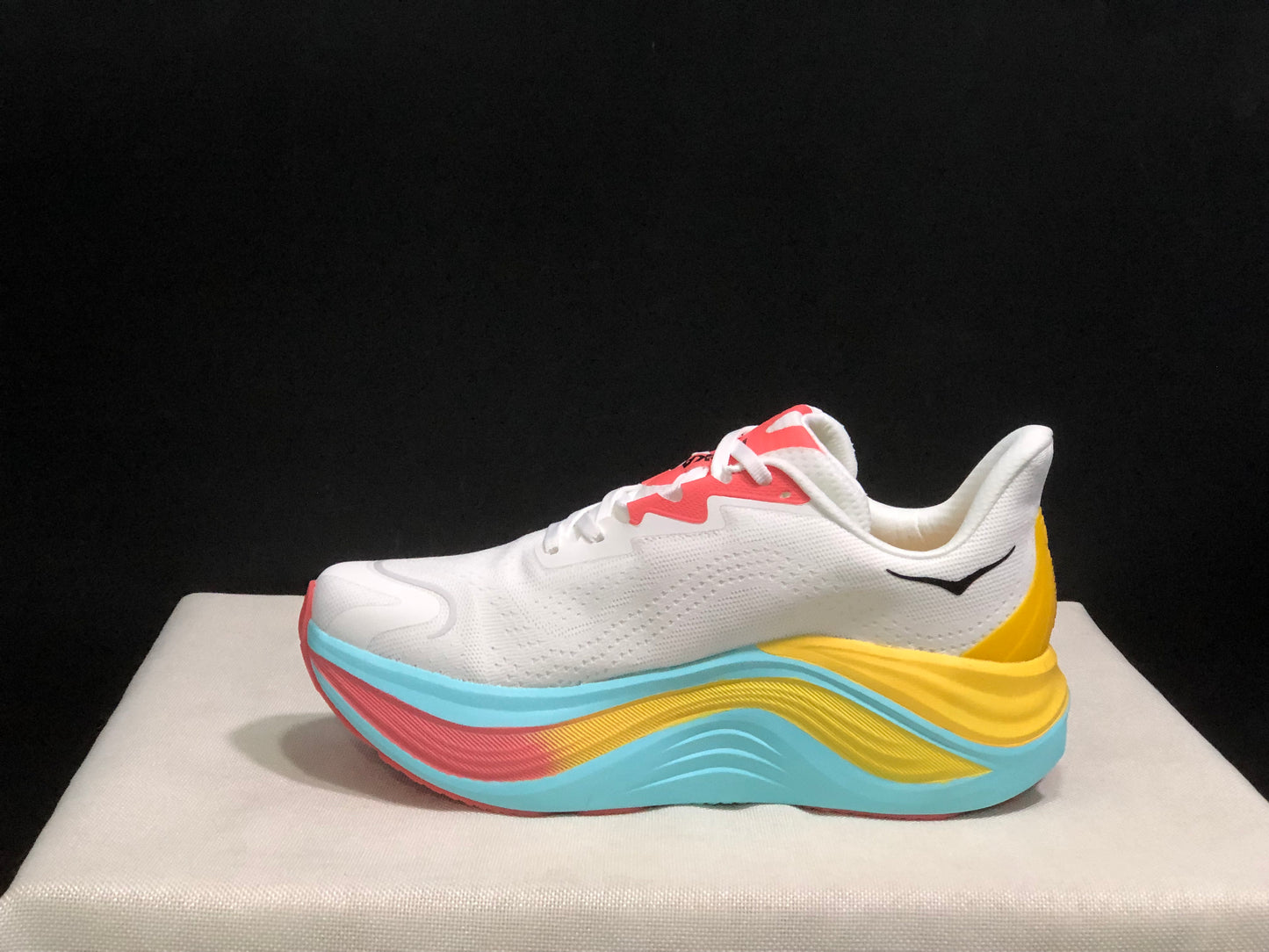 Hoka Skyward X 1