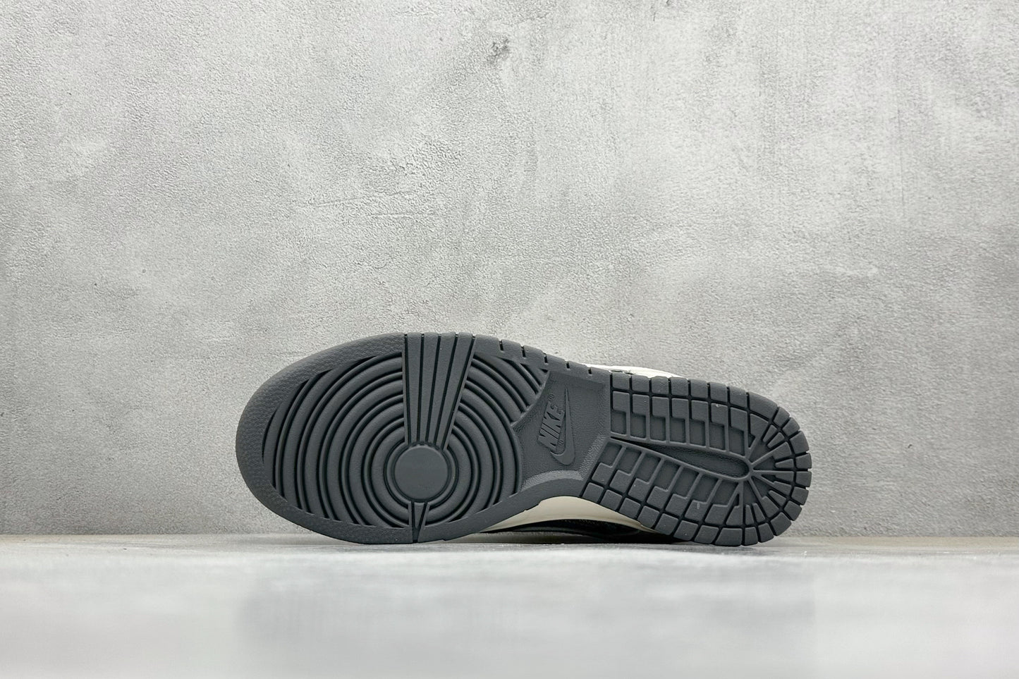 Nike SB Dunk Low Louis Vuitton Virgil Nigo