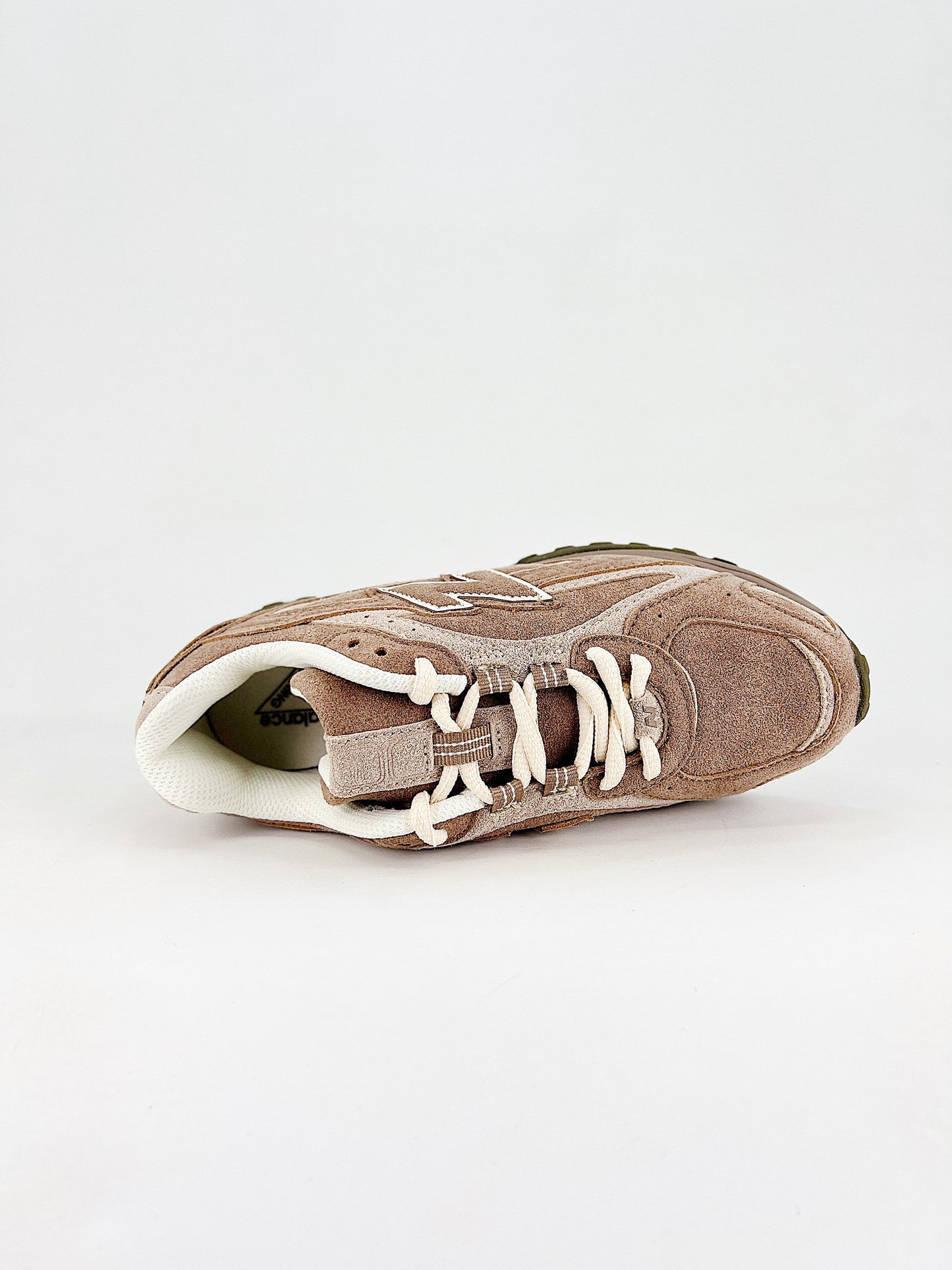 New Balance 204L “Mushroom / Arid Stone”